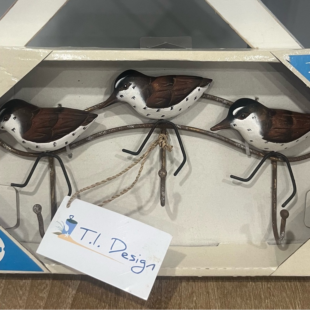 Brown and White Bird‎ Wall Hooks